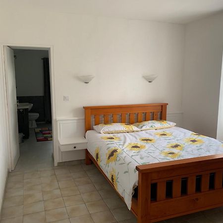 Charroux  Le Bois D'Amour Gite Et Chambres מראה חיצוני תמונה