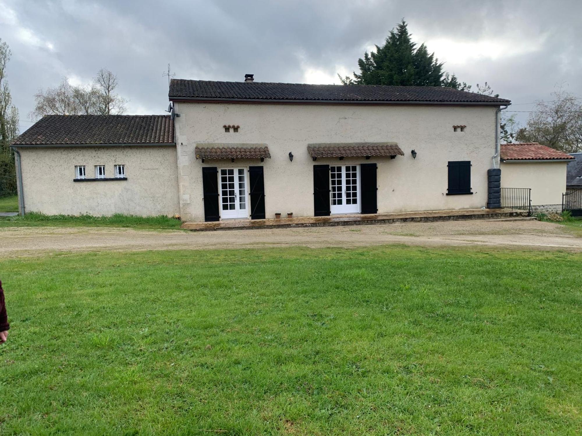 Charroux  Le Bois D'Amour Gite Et Chambres מראה חיצוני תמונה